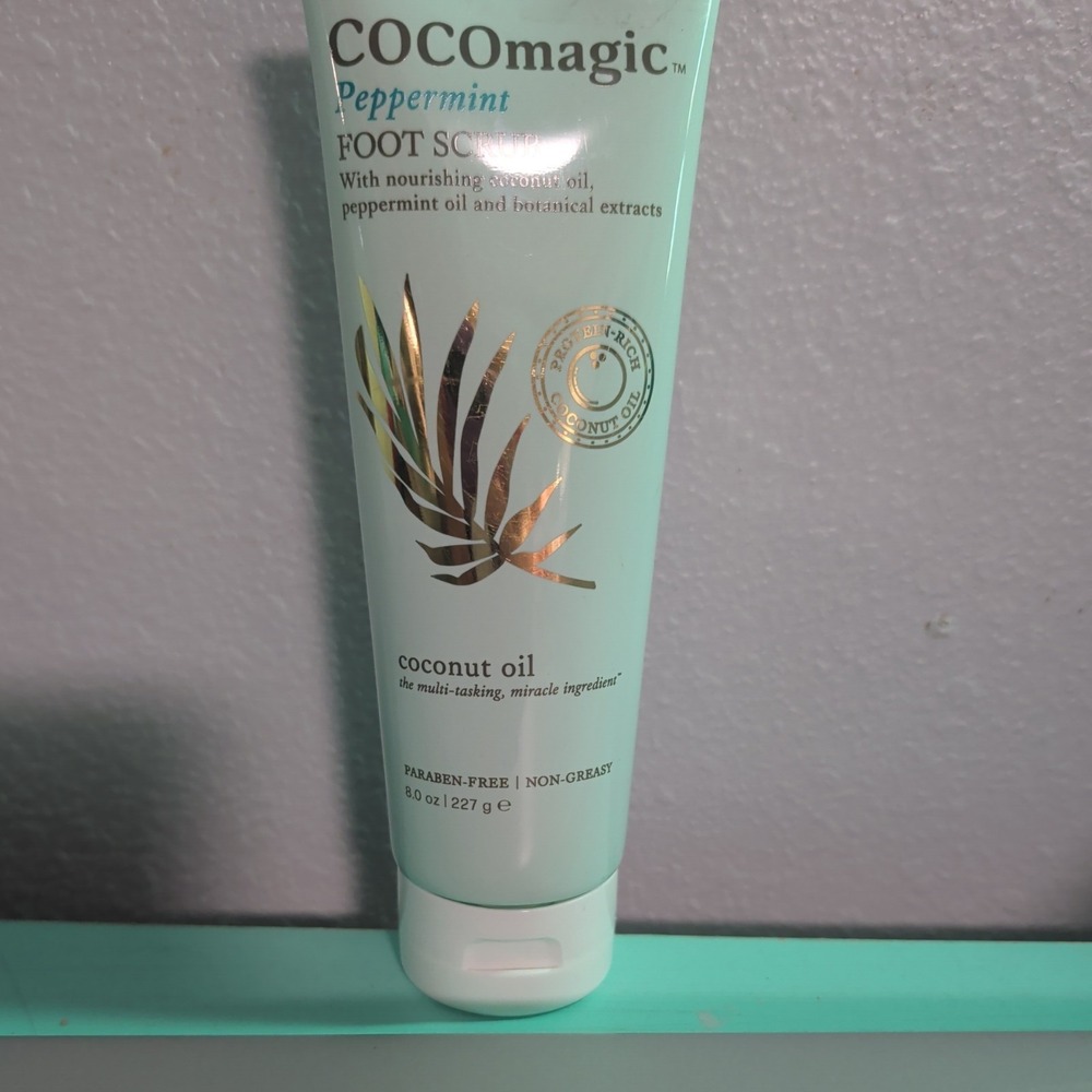 COCOmagic PEPPERMINT Coconut Oil Protein Rich FOOT SCRUB 8 oz Non Greasy